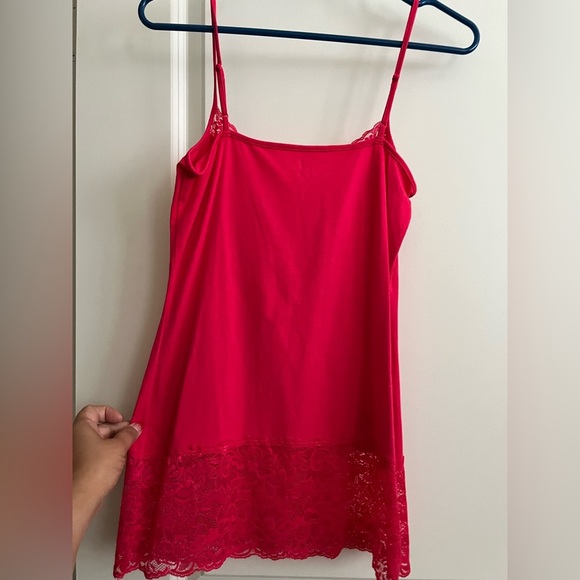 Lot of 2 Women’s Tank Tops - Picture 6 of 8